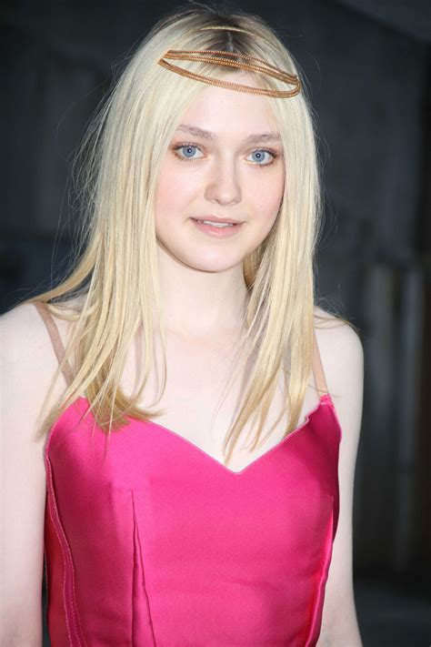 hot dakota fanning